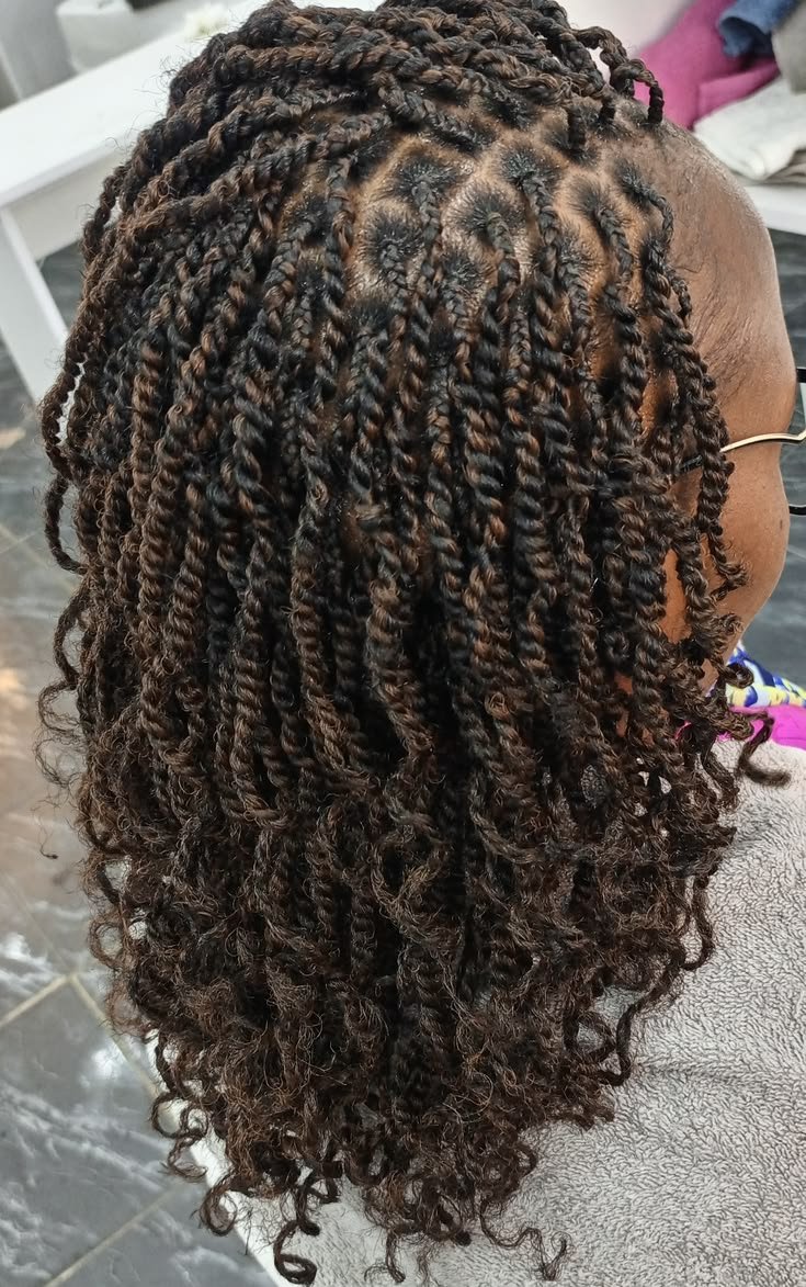 Kinky Twist style detail